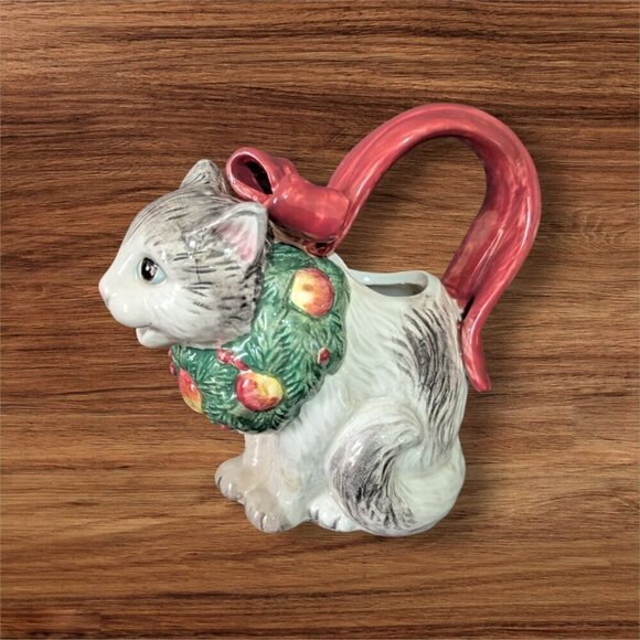VINTAGE FITZ & FLOYD Cat Christmasy  creamer 1992 Super Cute 4.5" - Picture 3 of 10